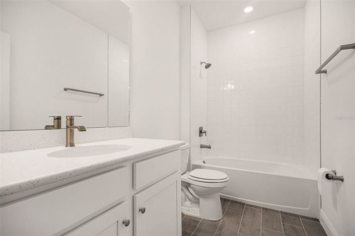 Image No.15-4 Bed House for sale