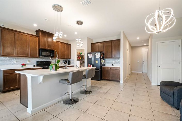 Image No.14-3 Bed Townhouse for sale