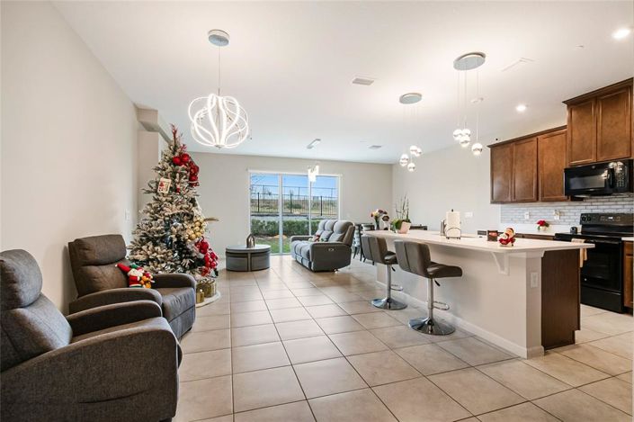 Image No.25-3 Bed Townhouse for sale