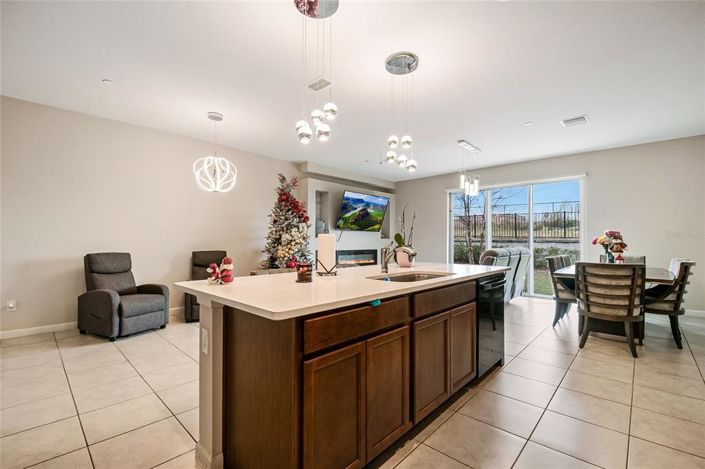 Image No.27-3 Bed Townhouse for sale