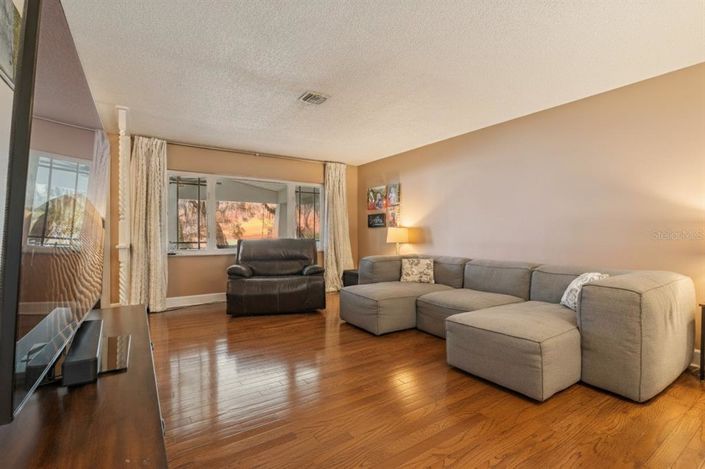 Image No.12-3 Bed House for sale