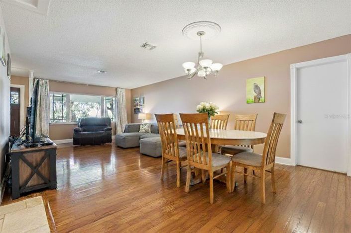 Image No.14-3 Bed House for sale