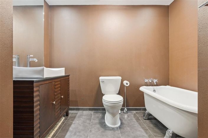 Image No.34-3 Bed House for sale