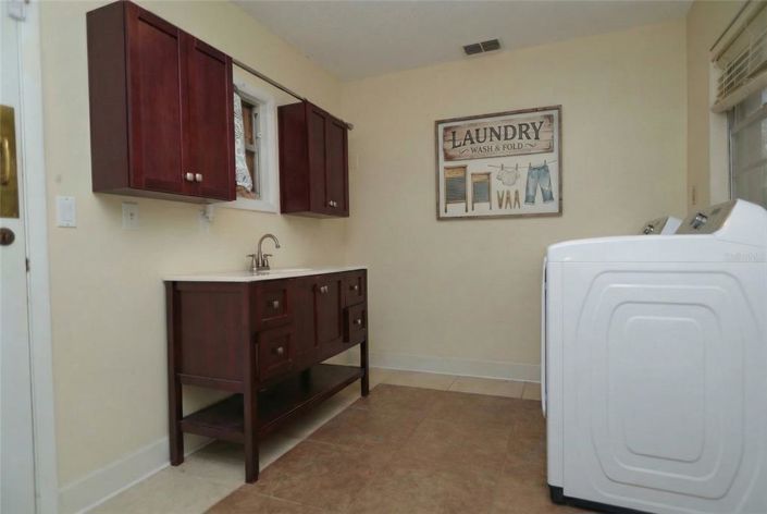 Image No.36-3 Bed House for sale