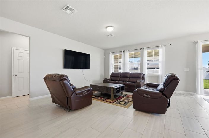 Image No.17-5 Bed House for sale