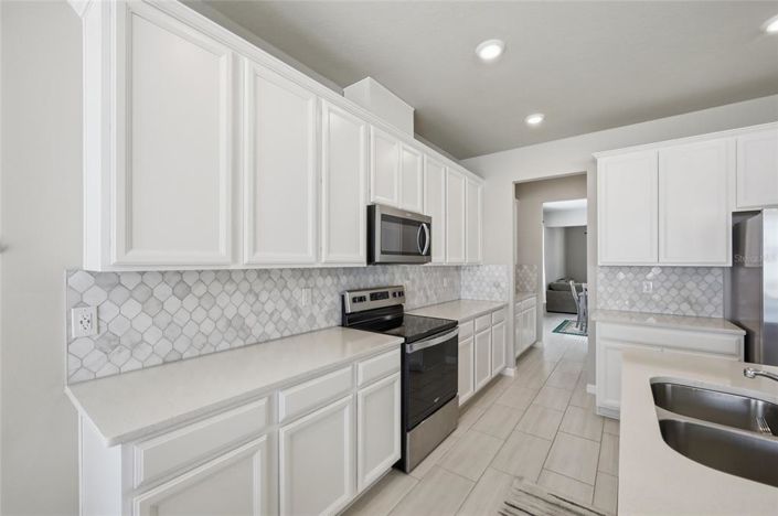 Image No.5-5 Bed House for sale