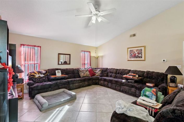 Image No.10-4 Bed House for sale