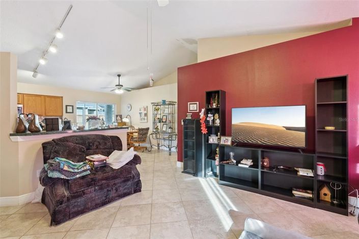 Image No.13-4 Bed House for sale