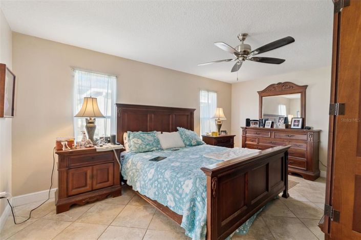 Image No.19-4 Bed House for sale