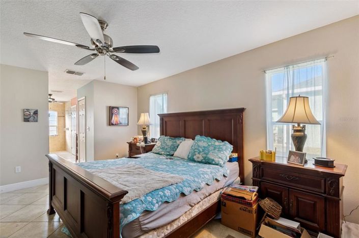 Image No.20-4 Bed House for sale