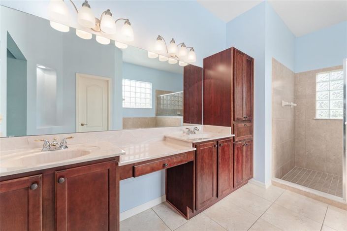 Image No.39-5 Bed House for sale