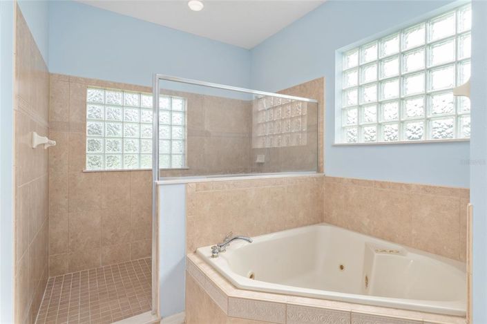 Image No.41-5 Bed House for sale