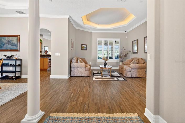 Image No.10-5 Bed House for sale