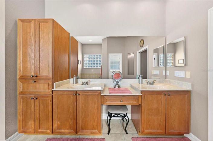 Image No.25-5 Bed House for sale