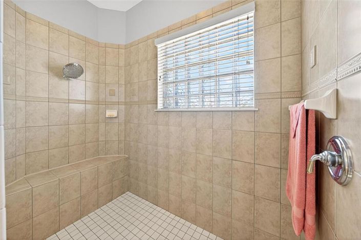 Image No.29-5 Bed House for sale