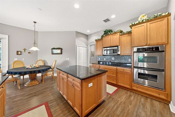 Image No.34-5 Bed House for sale