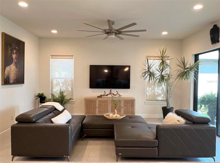 Image No.4-2 Bed House for sale