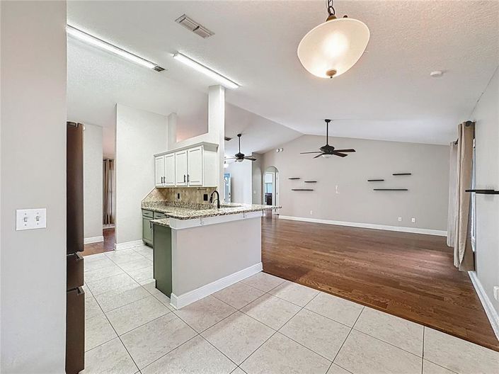 Image No.11-3 Bed House for sale