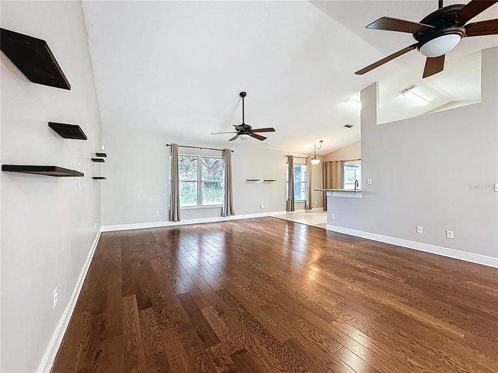 Image No.15-3 Bed House for sale