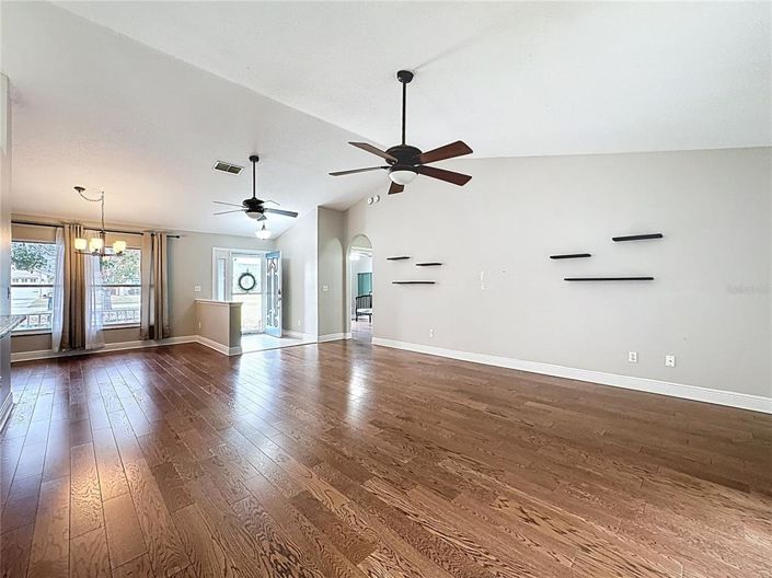 Image No.3-3 Bed House for sale