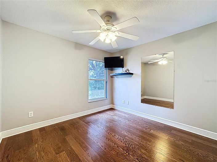 Image No.33-3 Bed House for sale