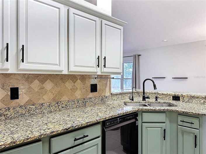 Image No.8-3 Bed House for sale