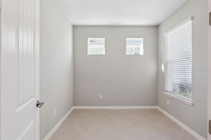 Image No.10-3 Bed House for sale