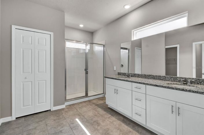 Image No.10-3 Bed House for sale