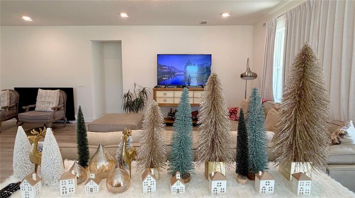 Image No.30-4 Bed House for sale