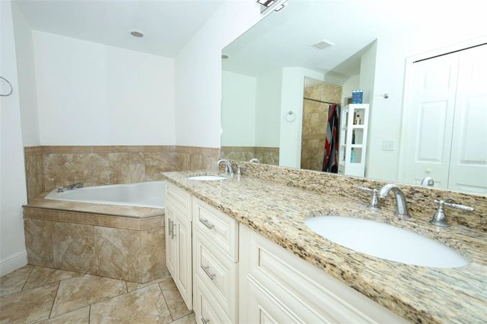 Image No.14-3 Bed House for sale