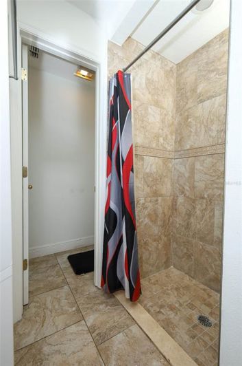 Image No.16-3 Bed House for sale