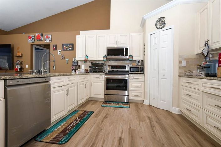 Image No.9-3 Bed House for sale