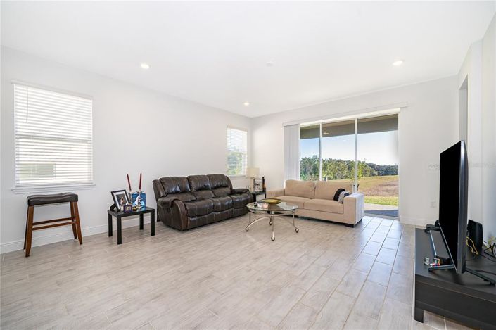 Image No.12-4 Bed House for sale