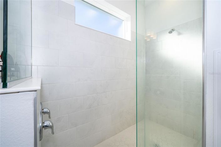 Image No.18-4 Bed House for sale