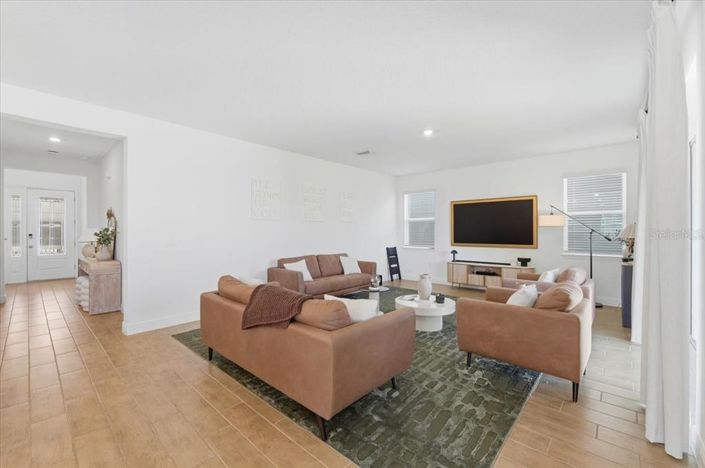 Image No.15-4 Bed House for sale