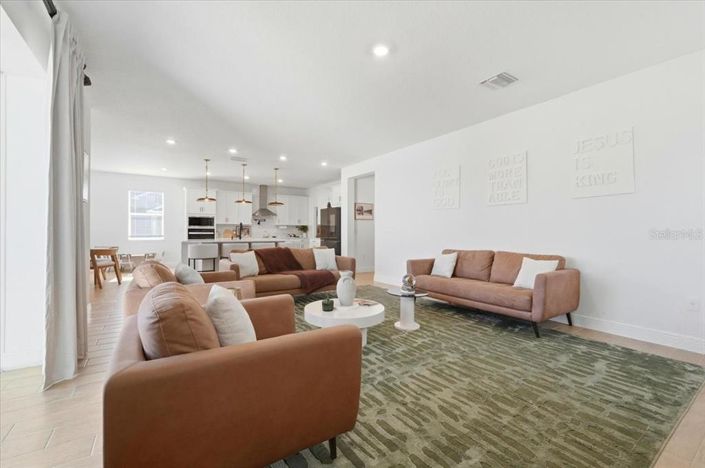 Image No.17-4 Bed House for sale