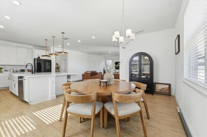 Image No.26-4 Bed House for sale