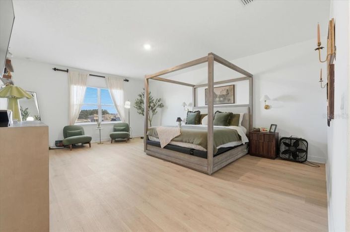 Image No.33-4 Bed House for sale