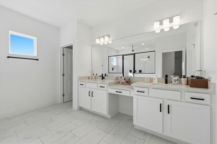 Image No.40-4 Bed House for sale