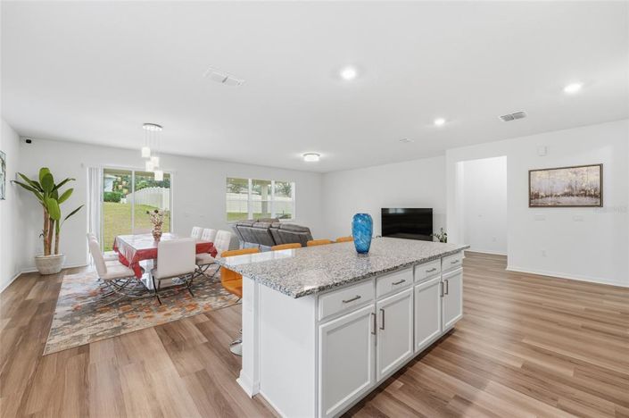 Image No.8-4 Bed House for sale