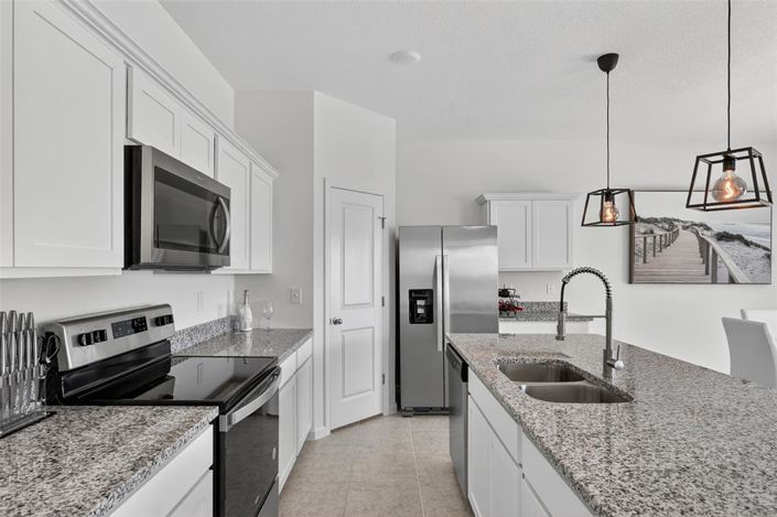 Image No.17-4 Bed House for sale