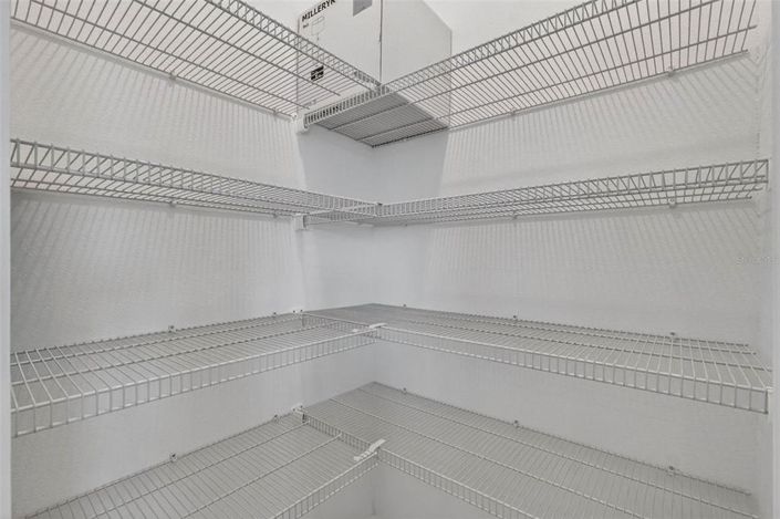 Image No.20-4 Bed House for sale