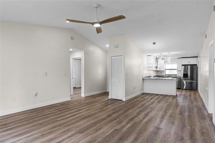 Image No.8-3 Bed House for sale