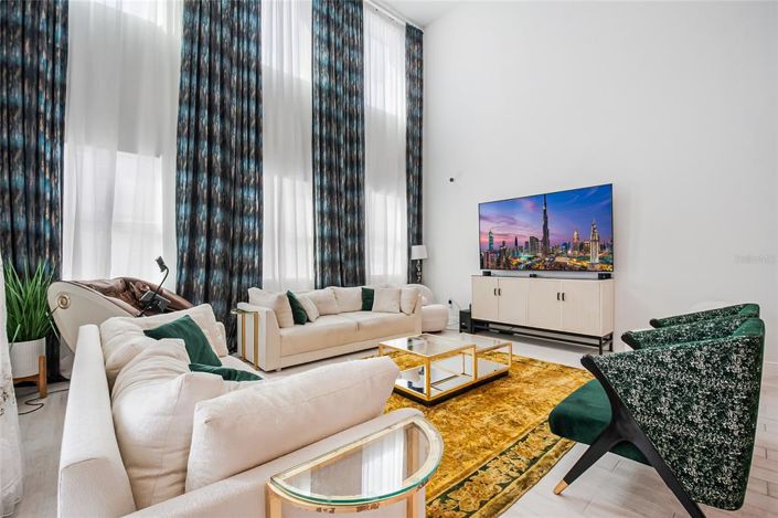 Image No.20-5 Bed House for sale