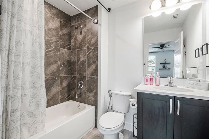 Image No.49-5 Bed House for sale