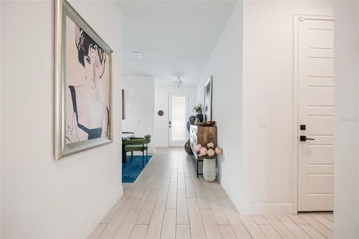 Image No.8-5 Bed House for sale