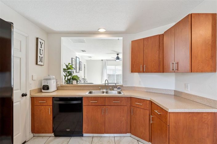 Image No.7-3 Bed House for sale