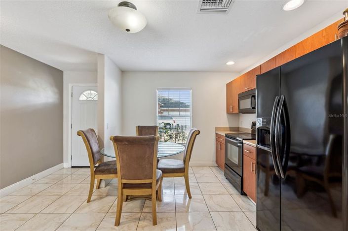 Image No.9-3 Bed House for sale