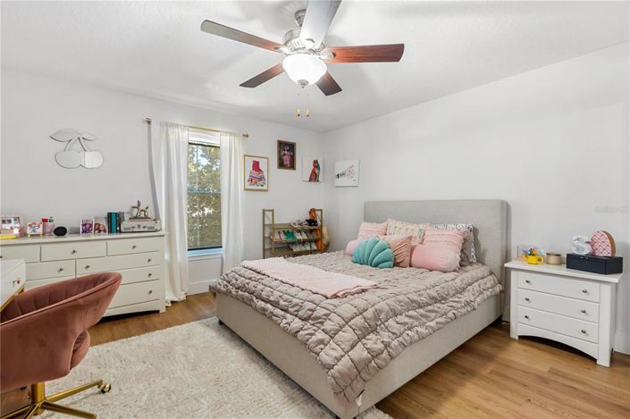 Image No.24-5 Bed House for sale