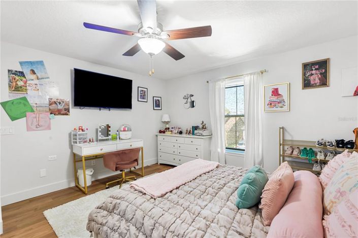 Image No.25-5 Bed House for sale